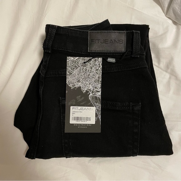 FitJeans Mom Jeans, High Waisted, Black, Size Medium - Picture 5 of 7
